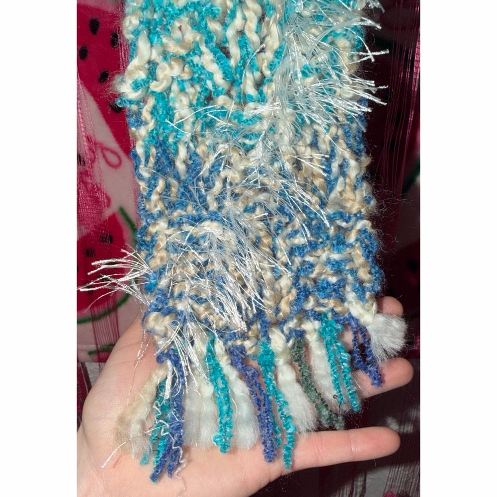 🩵 Chic Fringe Scarf - Picture 3 of 4